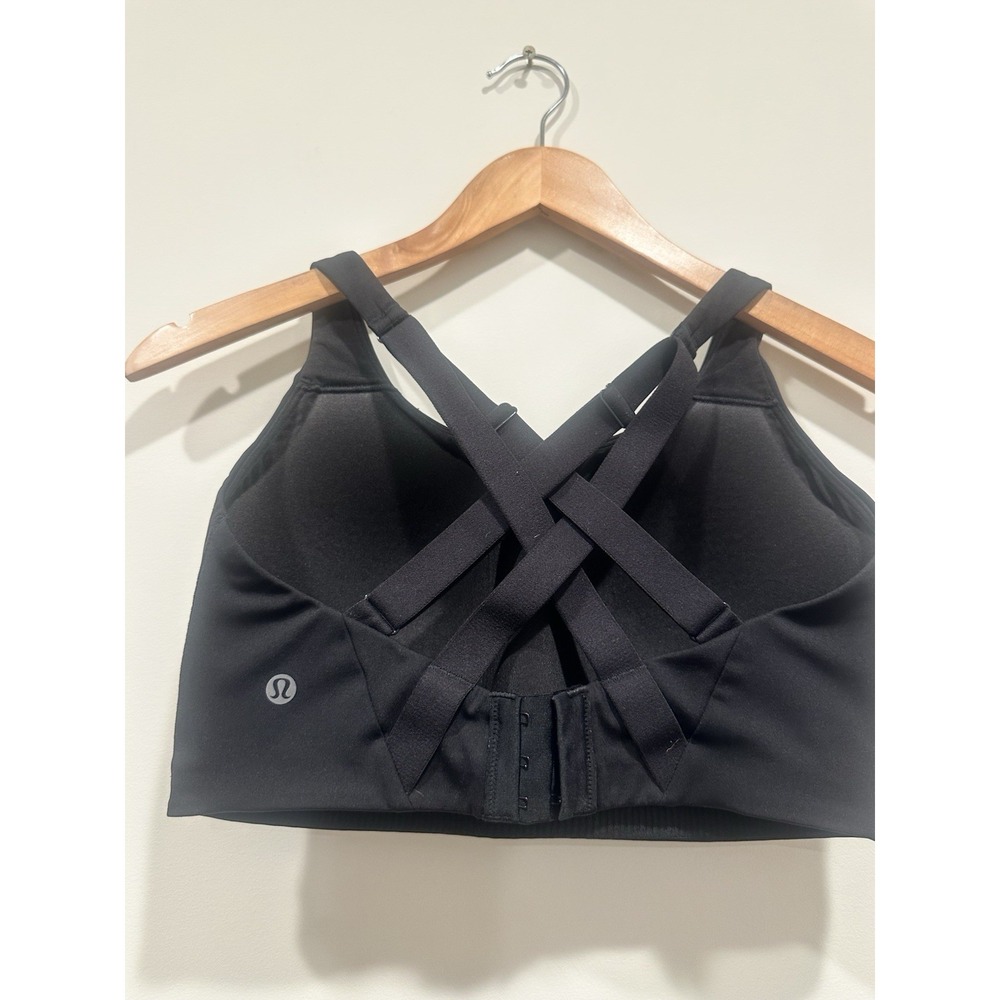lululemon athletica Black Cross-Back Hook Sports Bra